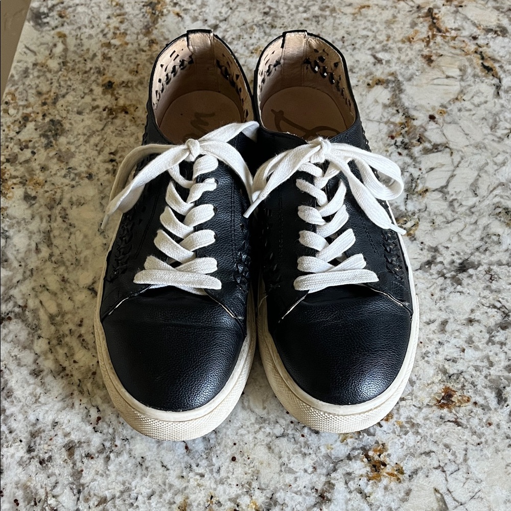 Sam Edelman eyelet leatherette sneakers size 9